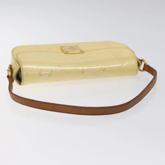 LOUIS VUITTON Monogram Vernis Malibu Street Bag Perle - Picture 4 of 16